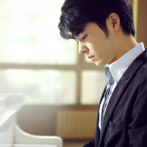 多女多男上舔下吸视频
